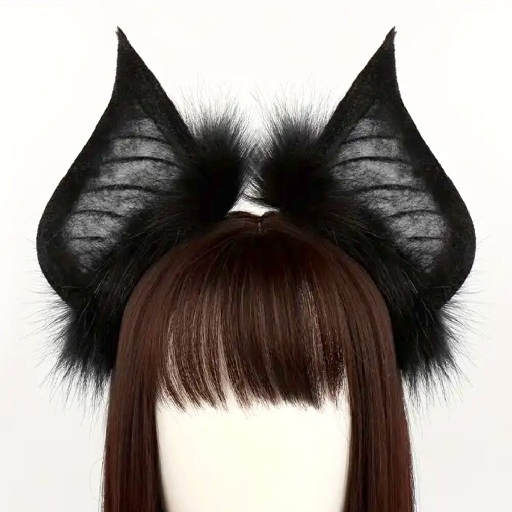 The rim with Bat Ears is black
